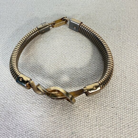 Brookcraft Knot Bracelet Signed Gold-Tone Vintage - Picture 6 of 9